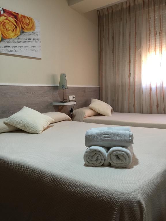 Hostal Maribel Almeria Ngoại thất bức ảnh