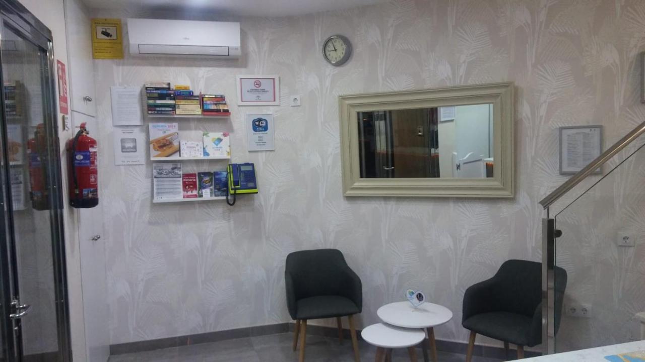 Hostal Maribel Almeria Ngoại thất bức ảnh