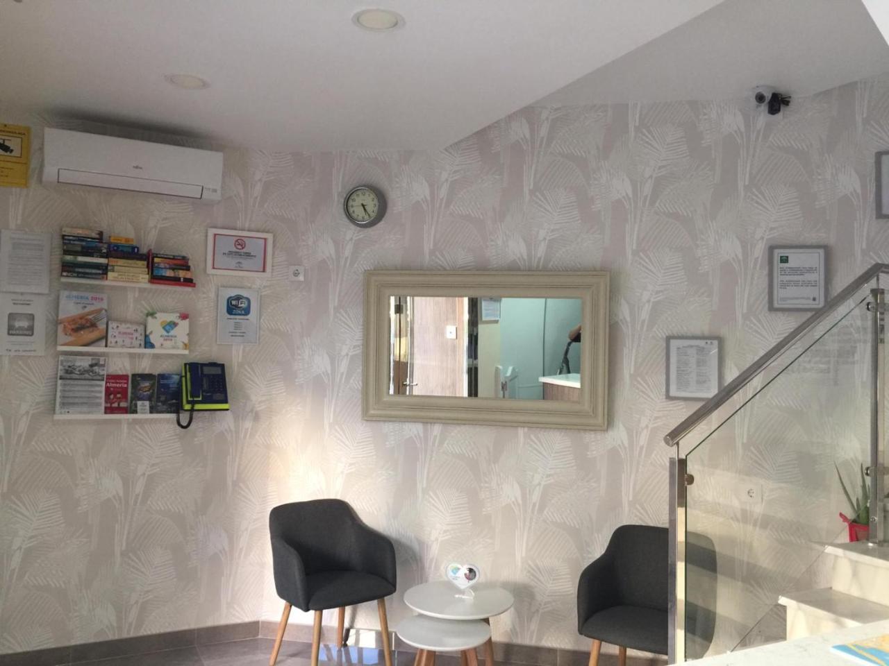 Hostal Maribel Almeria Ngoại thất bức ảnh