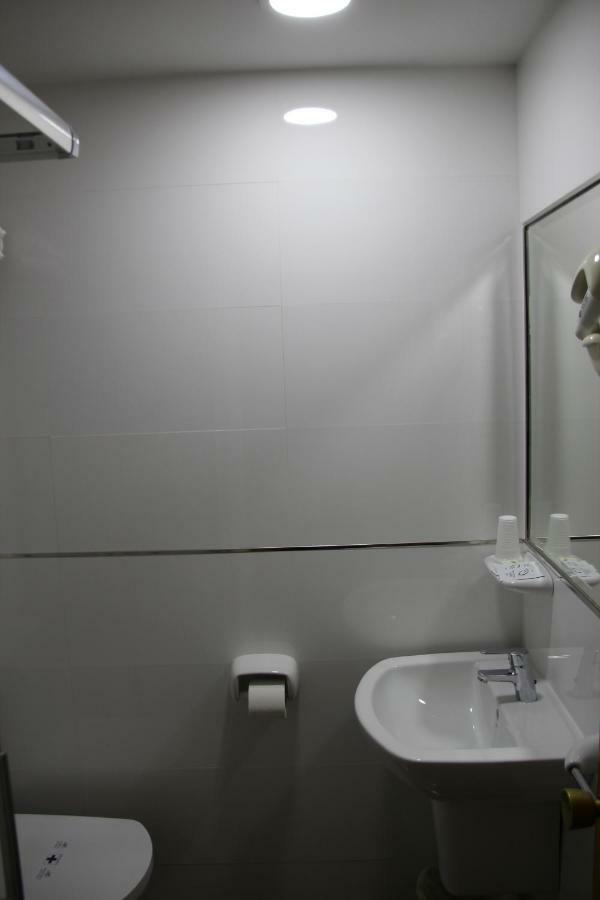 Hostal Maribel Almeria Ngoại thất bức ảnh